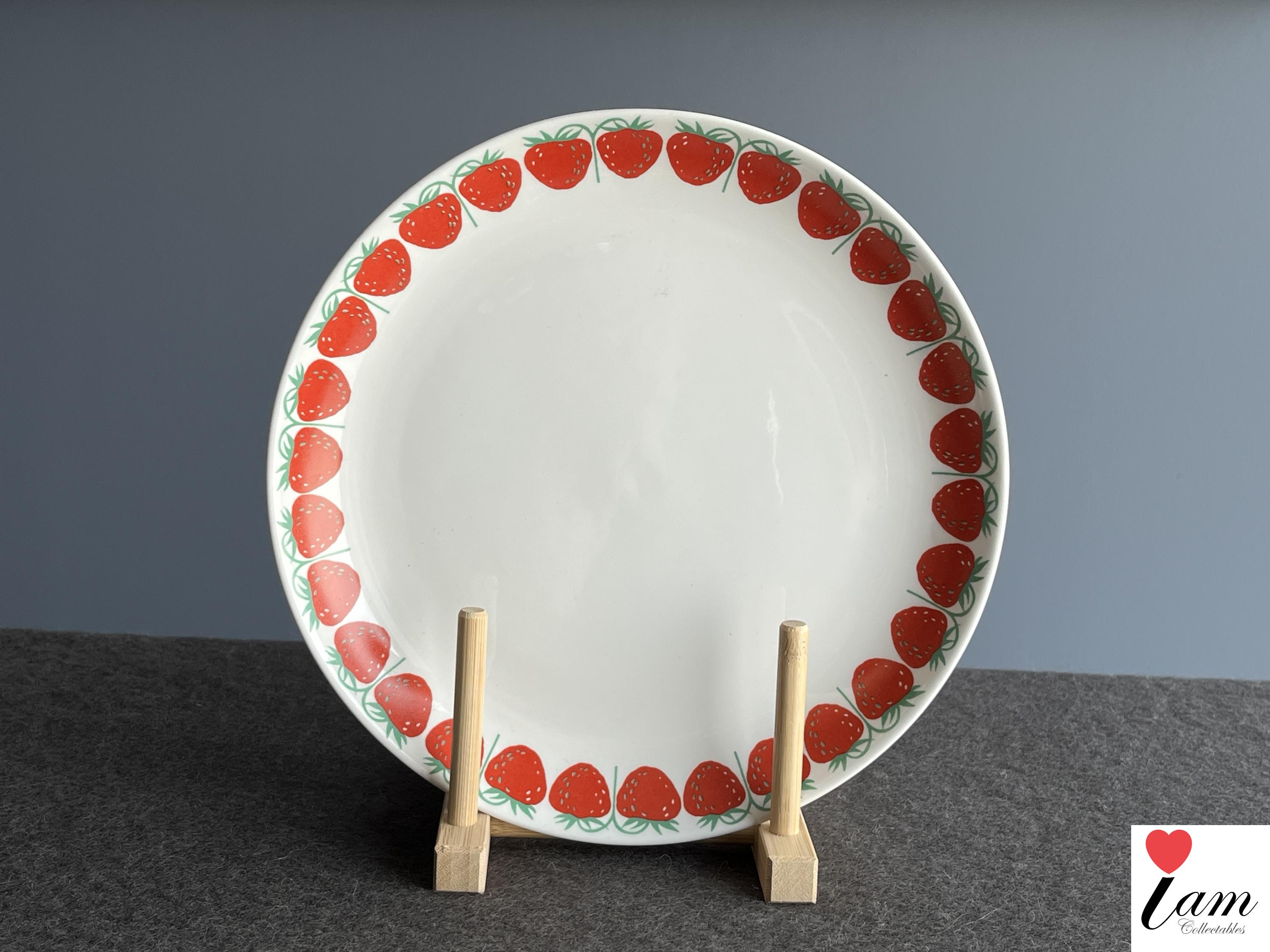 Arabia Pomona mansikka plate 23,5cm – I am collectables